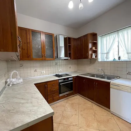 Brahja, 4* Tirana